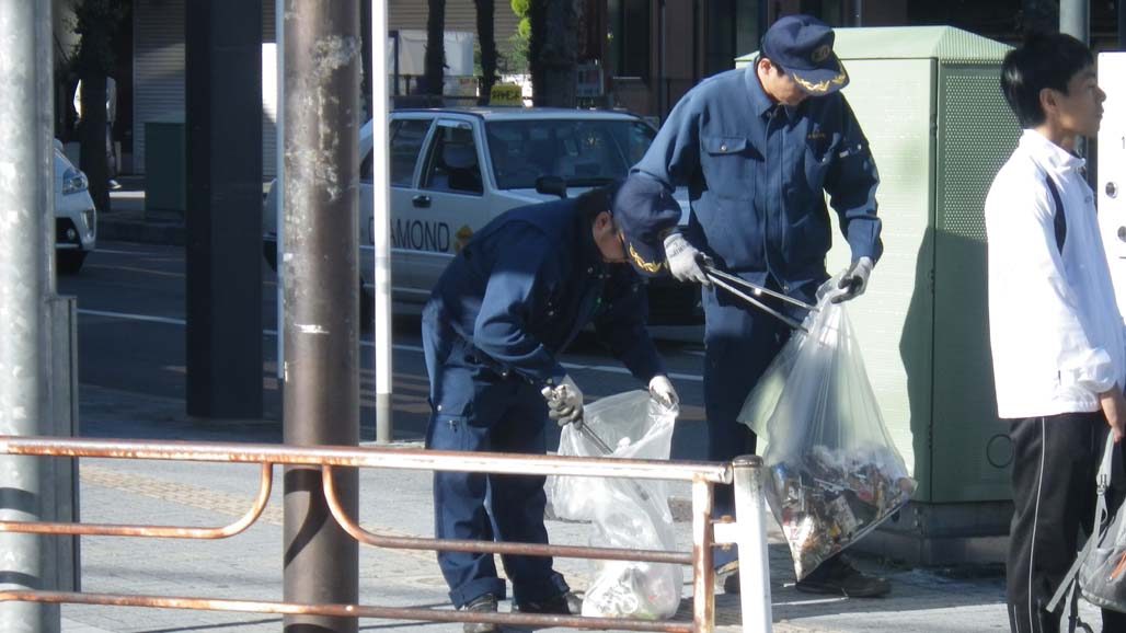 上福岡駅前（東口西口）ポイ捨てゴミ清掃ボランティア活動